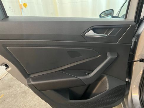 Certified 2023 Volkswagen Jetta SE image 24