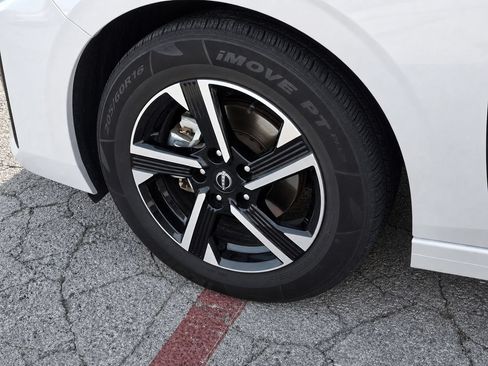 Used 2025 Nissan Sentra SV FWD image 12