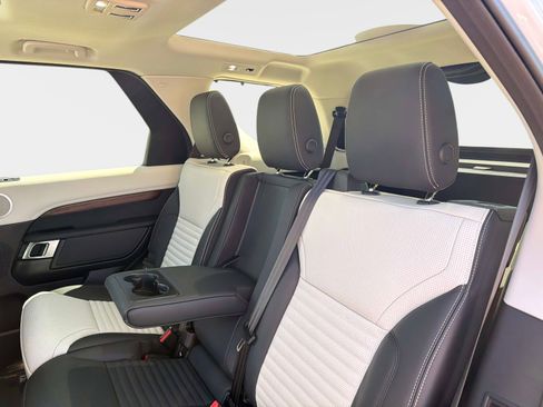 New 2026 Land Rover Discovery Dynamic SE AWD/4WD image 14