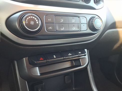 Used 2021 Chevrolet Colorado LT w/ LT Convenience Package image 16