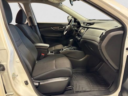 Used 2018 Nissan Rogue SV w/ Premium Package AWD/4WD image 15
