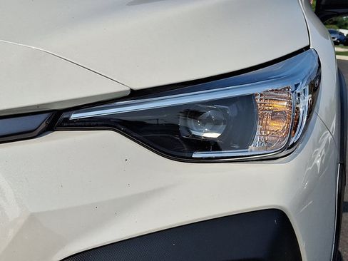 Certified 2024 Subaru Crosstrek 2.0i Premium AWD/4WD image 11