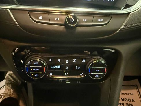 Used 2023 Buick Encore GX Select w/ Safety Package II AWD/4WD image 32