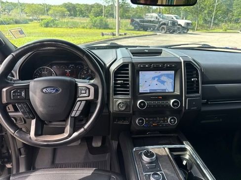 Used 2021 Ford Expedition Limited AWD/4WD image 12