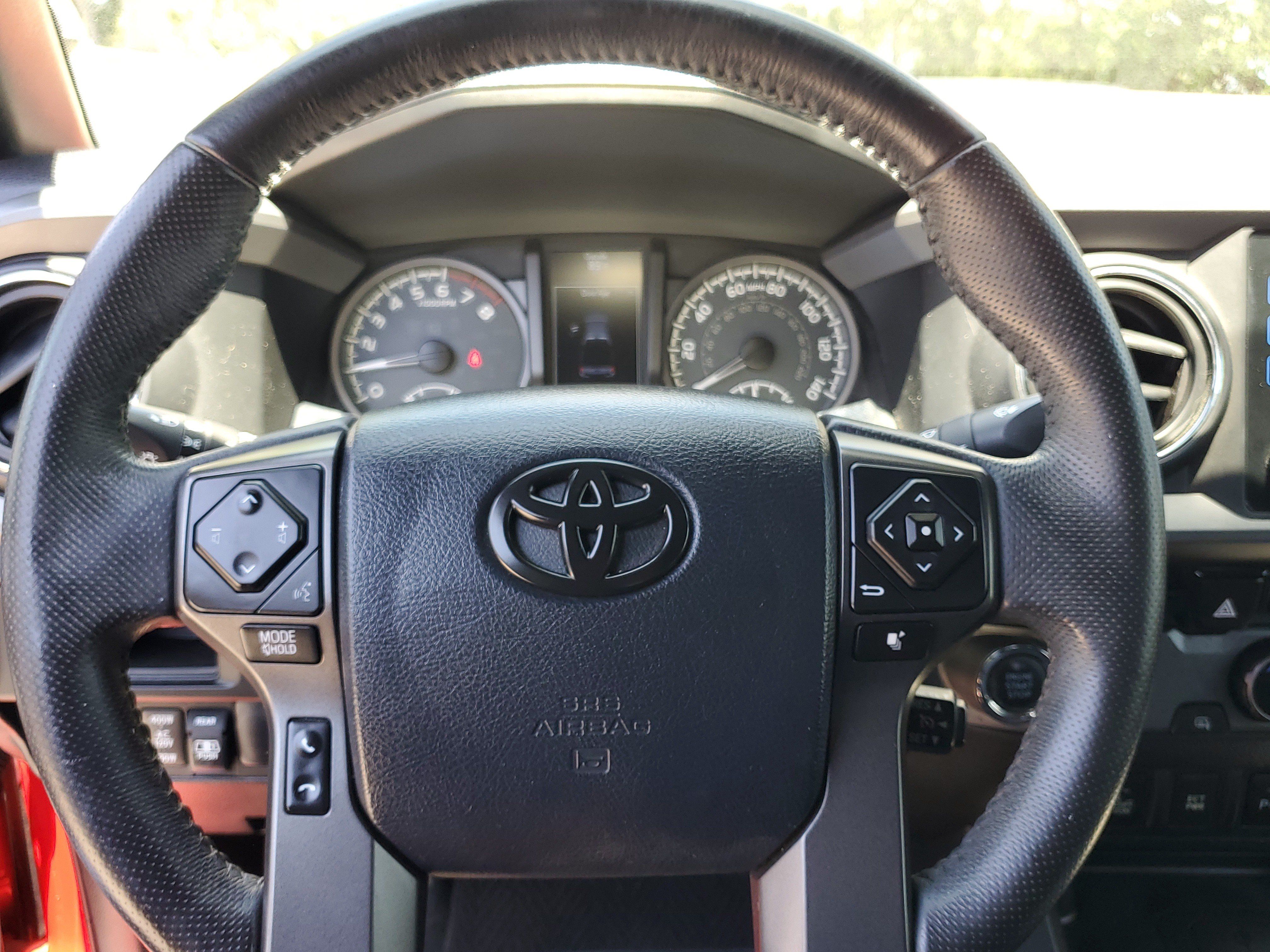 Used 2017 Toyota Tacoma TRD Sport w/ Premium & Technology Package RWD image 18