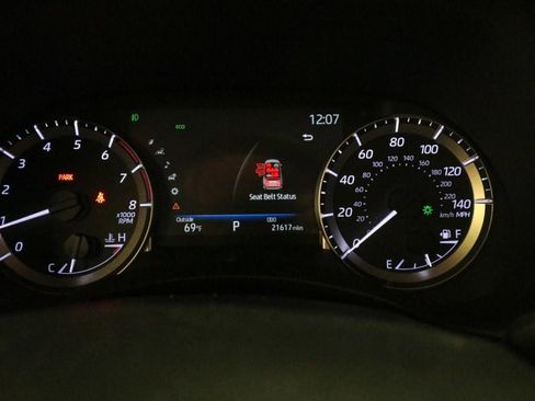 Used 2023 Toyota Highlander LE image 15