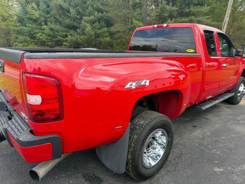 Used 2011 GMC Sierra 3500 SLE w/ SLE Preferred Package AWD/4WD image 16