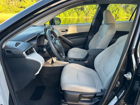 Used 2024 Toyota Corolla Cross L image 14