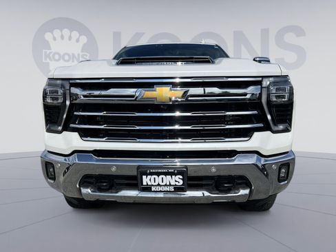 Used 2024 Chevrolet Silverado 2500 LTZ w/ LTZ Plus Package image 11