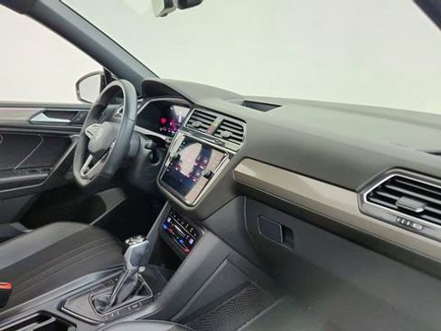 Used 2023 Volkswagen Tiguan SE R-Line image 20