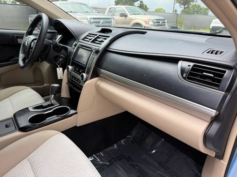 Used 2012 Toyota Camry LE FWD image 21