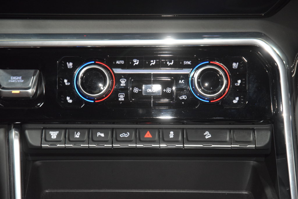 Used 2024 GMC Sierra 2500 Denali Ultimate AWD/4WD image 39