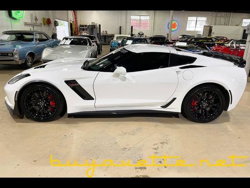 Used 2015 Chevrolet Corvette Z06 w/ Z07 Performance Package image 6