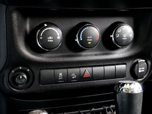 Used 2017 Jeep Wrangler Unlimited Sport w/ Quick Order Package 24S AWD/4WD image 18