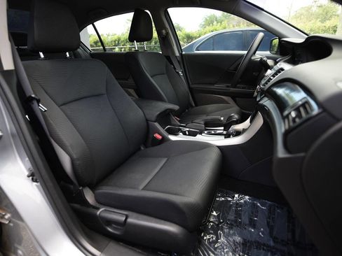 Used 2017 Honda Accord LX image 16