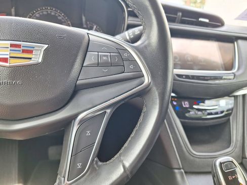 Used 2018 Cadillac XT5 Premium Luxury FWD image 19