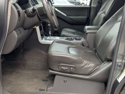 Used 2009 Nissan Pathfinder SE AWD/4WD image 11
