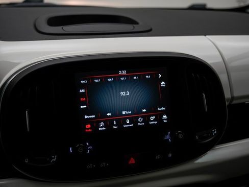Used 2020 FIAT 500L Lounge image 27