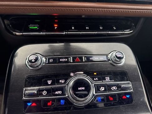 Used 2022 Lincoln Nautilus Reserve w/ Equipment Group 201A AWD/4WD image 11