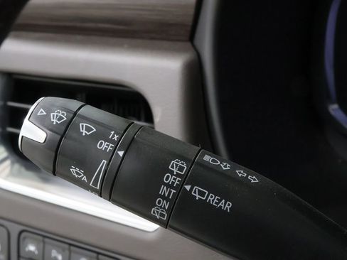 Used 2024 Chevrolet Tahoe Z71 w/ Luxury Package image 17