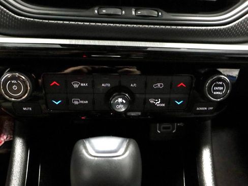 Used 2025 Jeep Compass Trailhawk AWD/4WD image 29