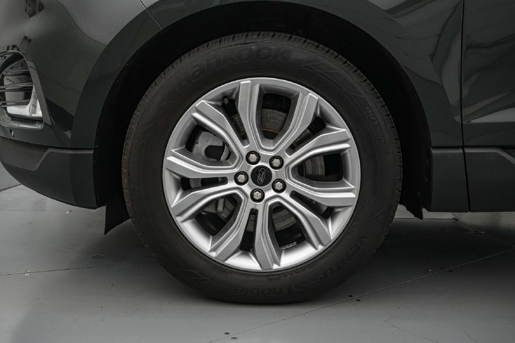 Certified 2024 Ford Edge Titanium AWD/4WD image 10