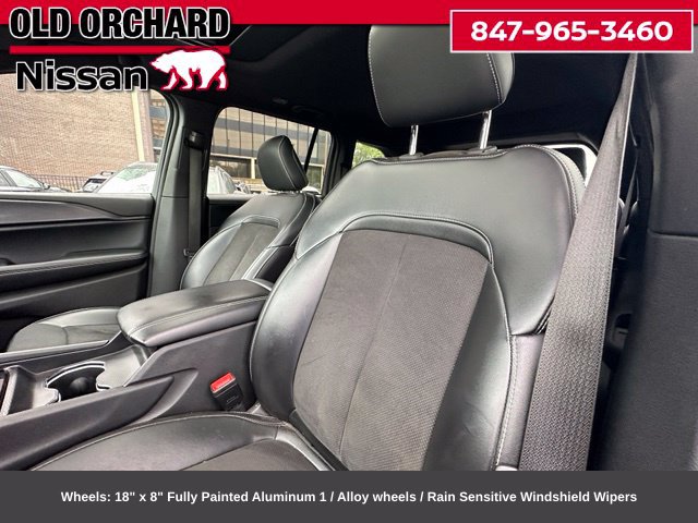 Used 2023 Jeep Grand Cherokee Altitude AWD/4WD image 13