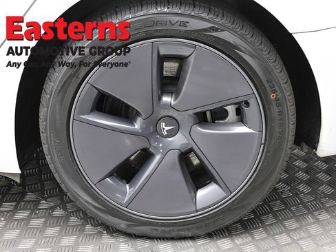 Used 2023 Tesla Model 3 Standard Range image 8