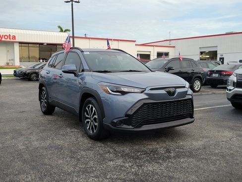 Used 2024 Toyota Corolla Cross AWD Hybrid image 2