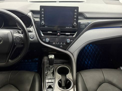 Used 2021 Toyota Camry XSE image 18