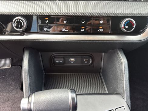 Used 2023 Kia Sportage LX image 15
