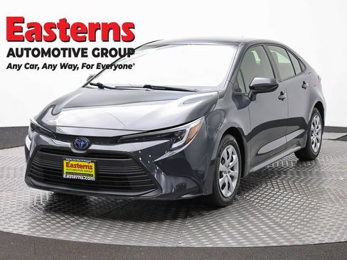 Used 2023 Toyota Corolla LE FWD image 1