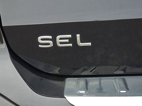 Used 2022 Volkswagen Taos SEL image 29