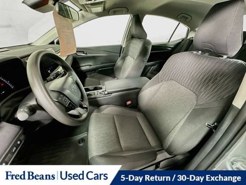 Used 2026 Toyota Camry LE AWD/4WD image 27