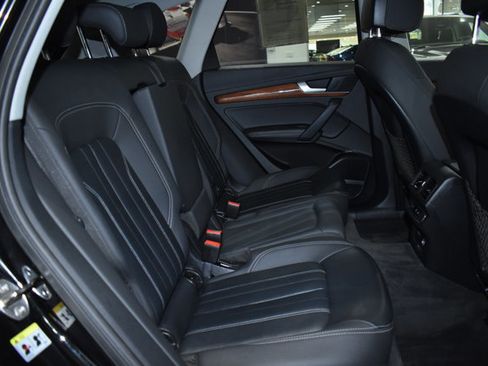 Used 2021 Audi Q5 Premium Plus w/ Premium Plus Package image 32