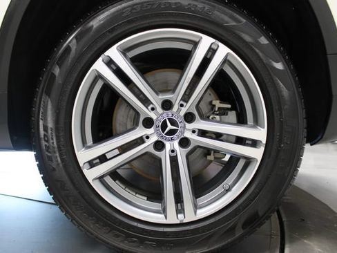 Used 2022 Mercedes-Benz GLC 300 w/ Premium Package Lite image 29