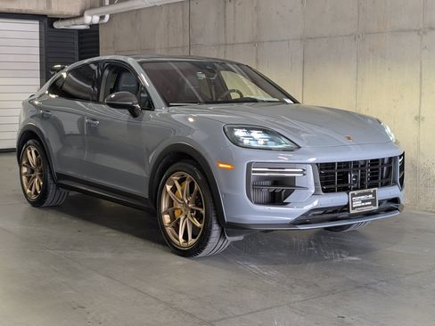 Certified 2025 Porsche Cayenne Turbo GT AWD/4WD image 11