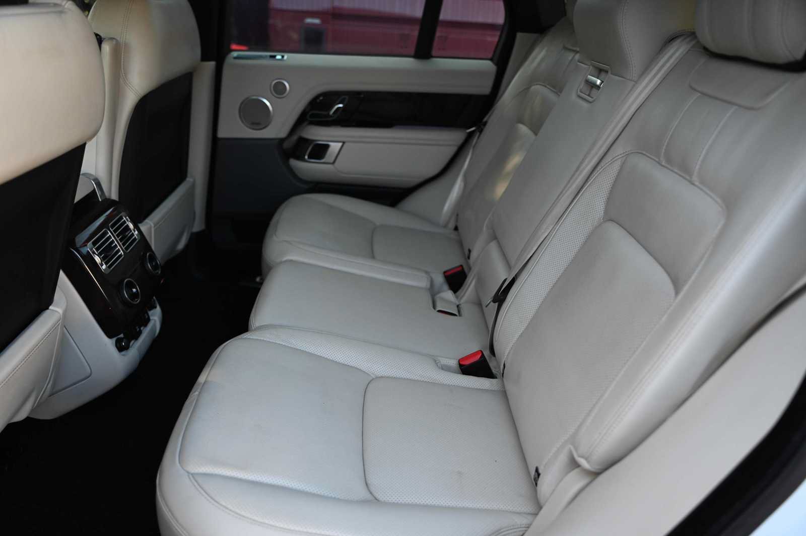 Used 2018 Land Rover Range Rover Supercharged AWD/4WD image 17