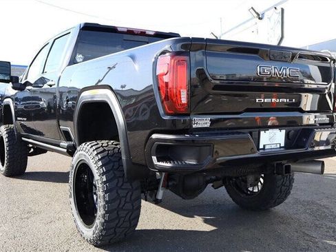Used 2023 GMC Sierra 3500 Denali w/ Denali Black Diamond Edition image 3