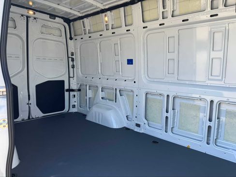 Used 2025 Mercedes-Benz Sprinter 2500 image 11