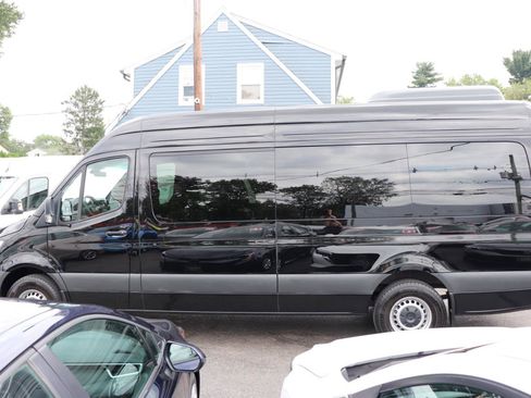 Used 2025 Mercedes-Benz Sprinter 2500 image 2