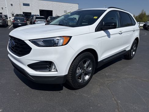 Certified 2024 Ford Edge SEL w/ Sport Appearance Package AWD/4WD image 2
