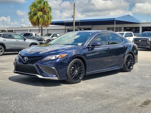 Used 2021 Toyota Camry XSE FWD image 7