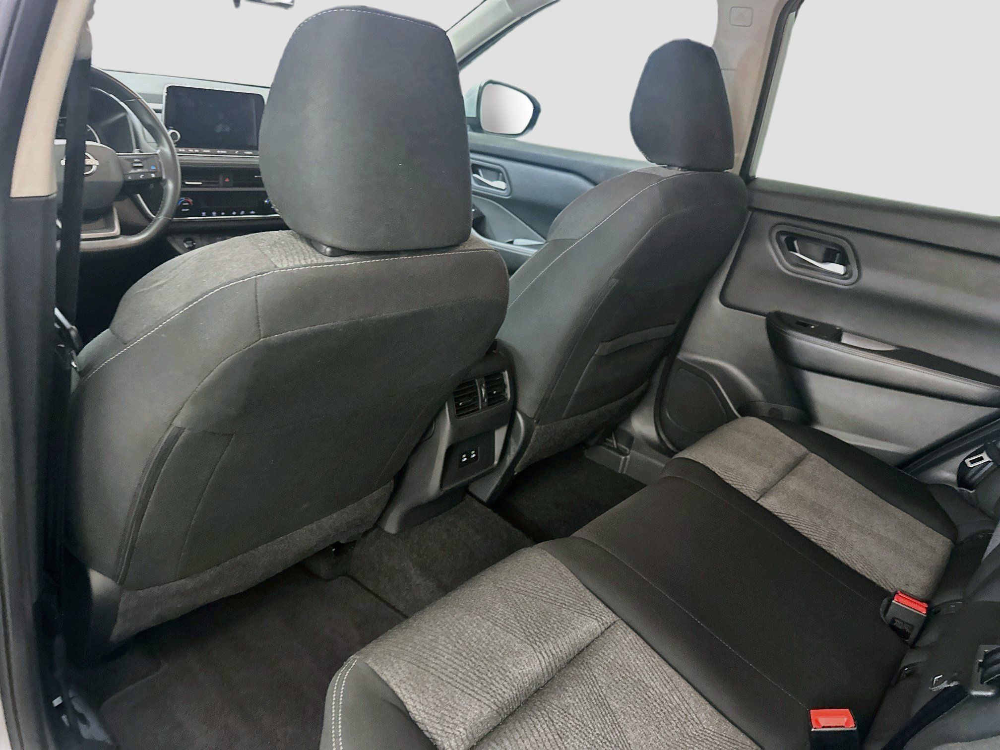 Used 2025 Nissan Rogue SV AWD/4WD image 27