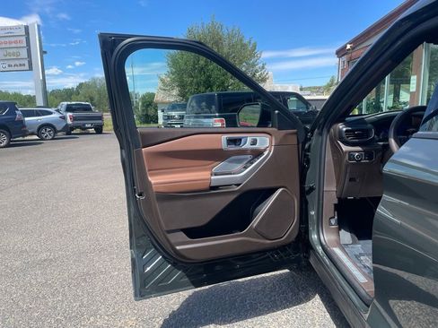 Used 2024 Ford Explorer King Ranch w/ Technology Package AWD/4WD image 14