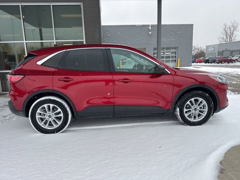 Certified 2022 Ford Escape SE w/ Convenience Package image 9