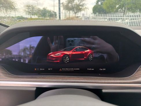 Used 2022 Tesla Model S image 22