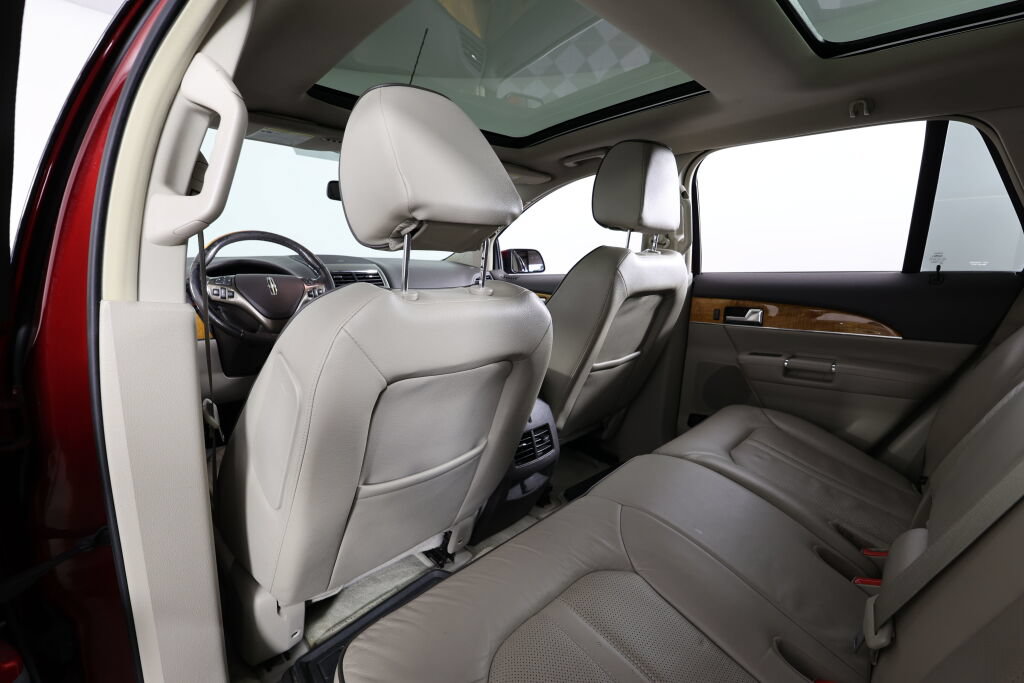 Used 2014 Lincoln MKX AWD w/ Equipment Group 102A image 14