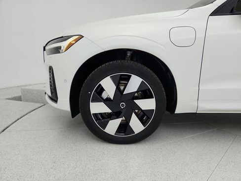 Certified 2024 Volvo XC60 T8 Plus w/ Protection Package Premier image 24
