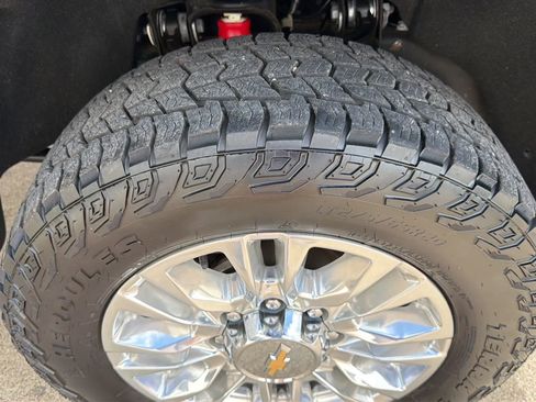Used 2022 Chevrolet Silverado 2500 High Country AWD/4WD image 19